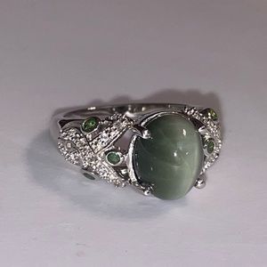 Green stone ring